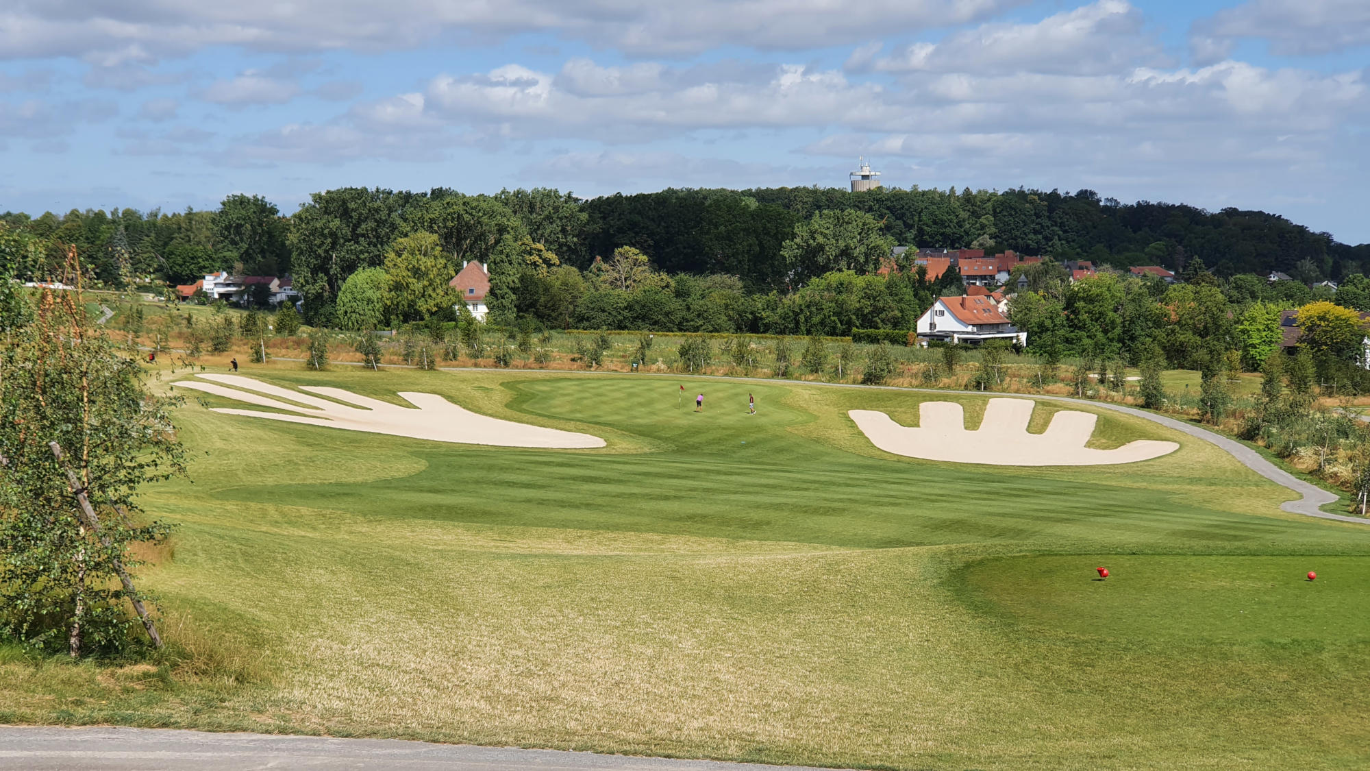 Web_Karlsruhe_Bahn_11_Die_rechte_und_die_linke_Hand_des_Teufels